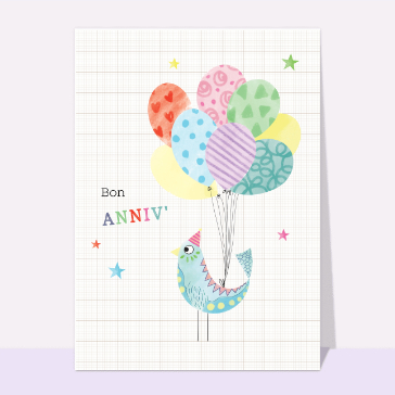 Oiseau joyeux et ballons colorés pour l'anniversaire