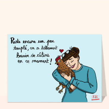 Bonjour câlin avec une poule douce et joyeuse